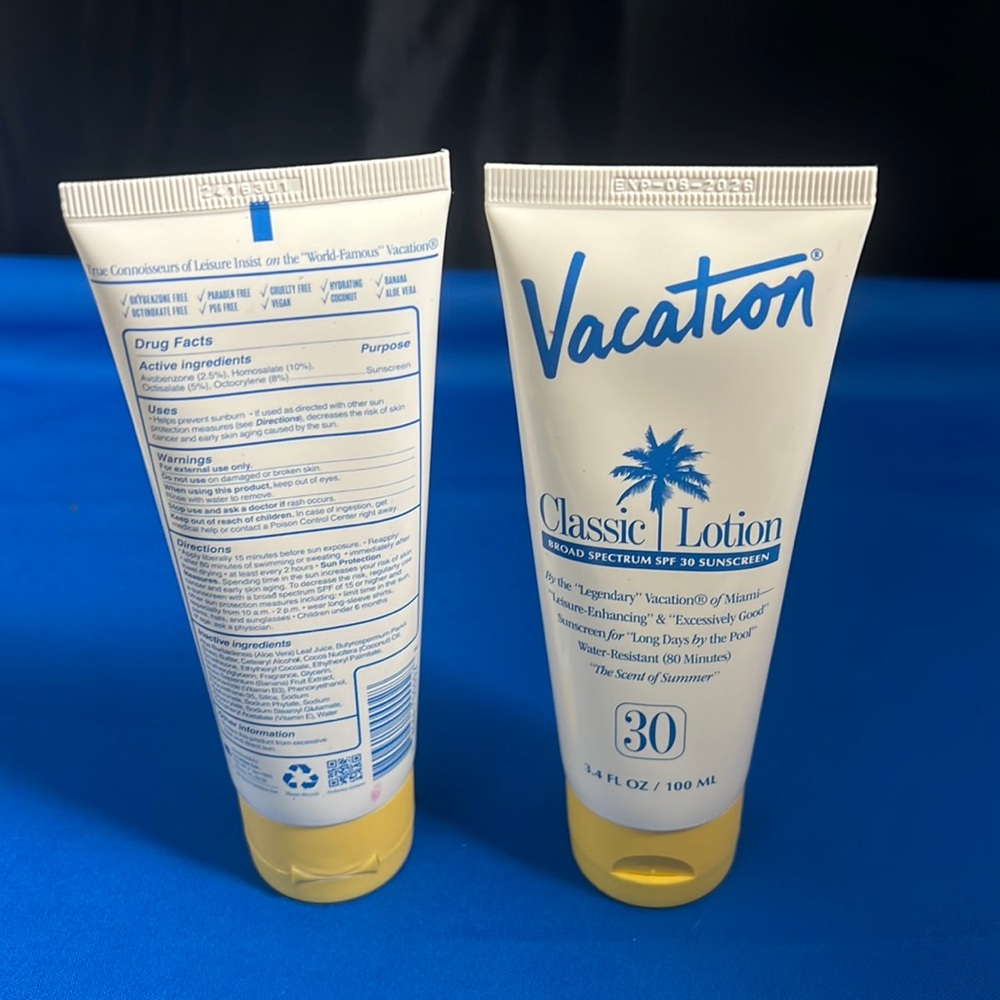 Vacation classic lotion sunscreen X 2 (3.4 oz each) EXP 06/2026